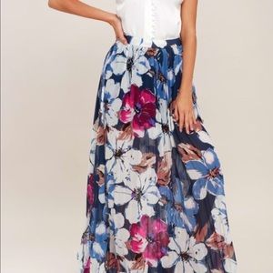 Lulu’s Floral Print Maxi Skirt